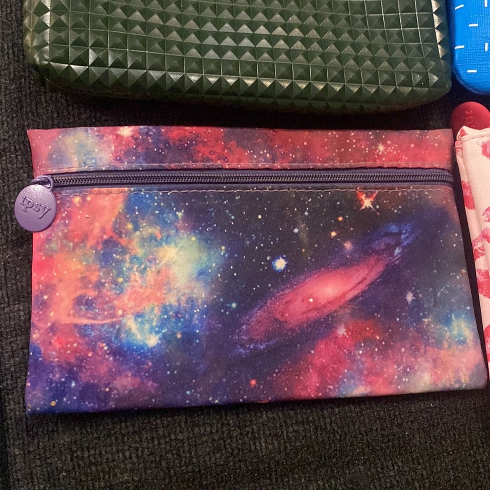 IPSY Assorted Makeup Bags - Picture 5 of 6